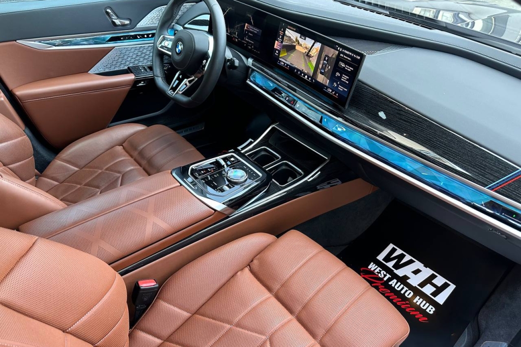 BMW 740 2023 фото 16