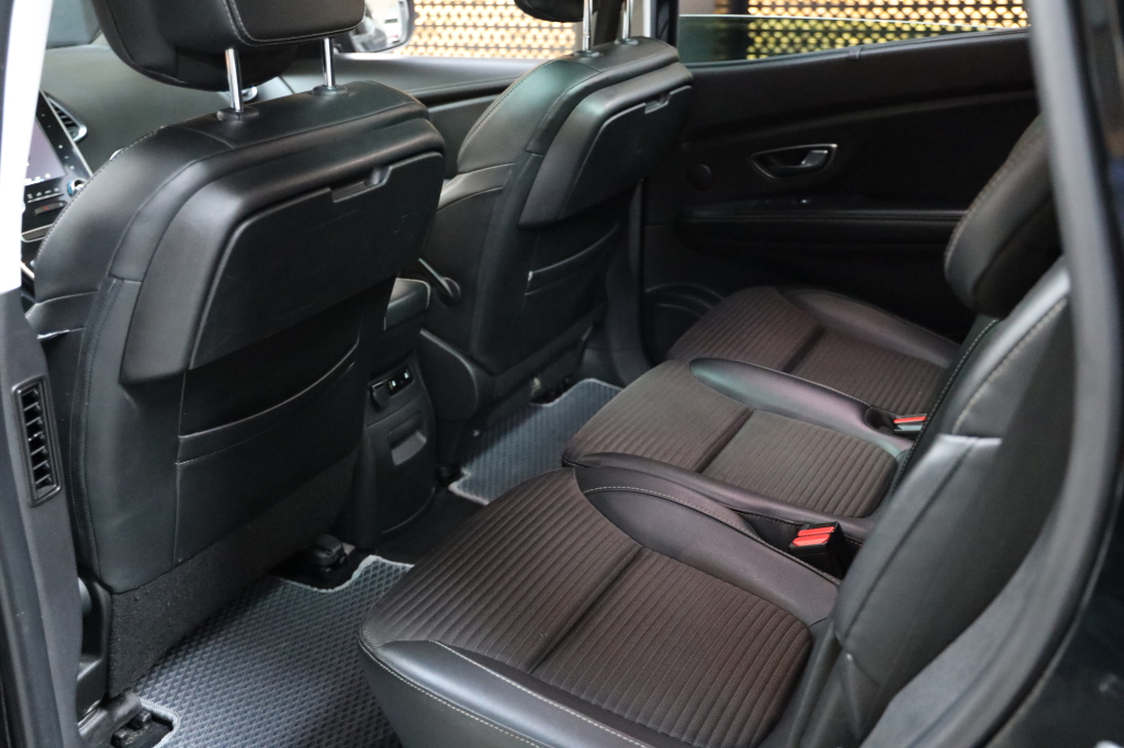 Renault Scenic 2017 фото 27