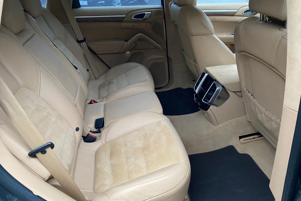 Porsche Cayenne GTS 2015 фото 6