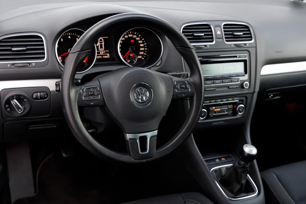 Volkswagen Golf VI TEAM фото 6