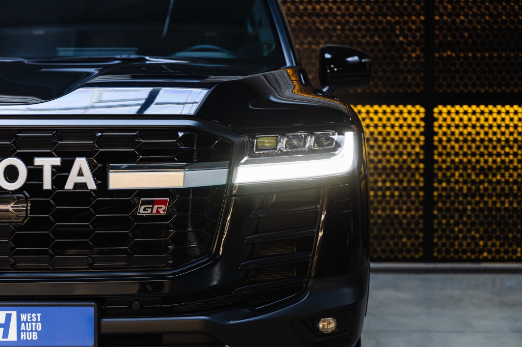 Toyota Land Cruiser GR 2023 фото 1