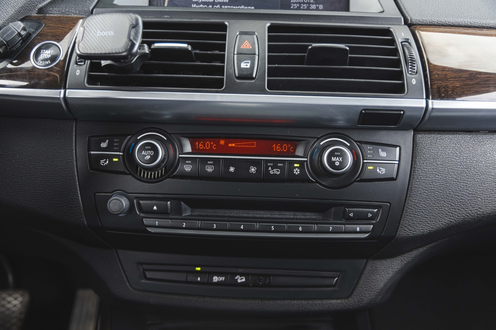 BMW X5 2010 фото 26