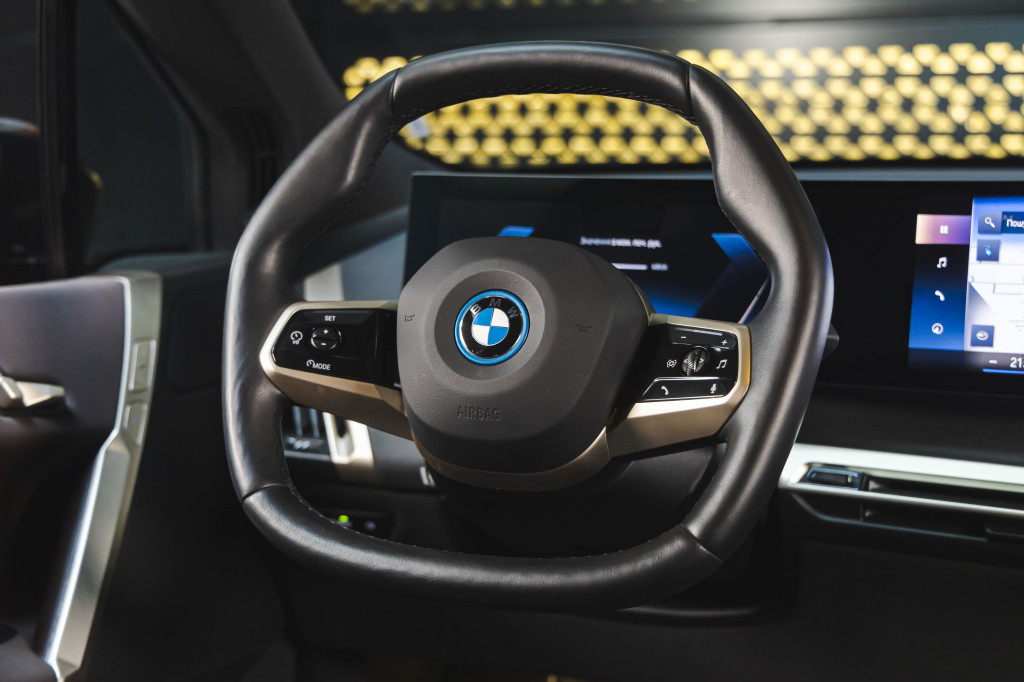 BMW iX xDrive40 2022 фото 22