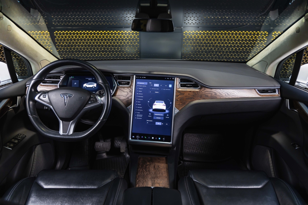 Tesla Model X 75D 2017 фото 31