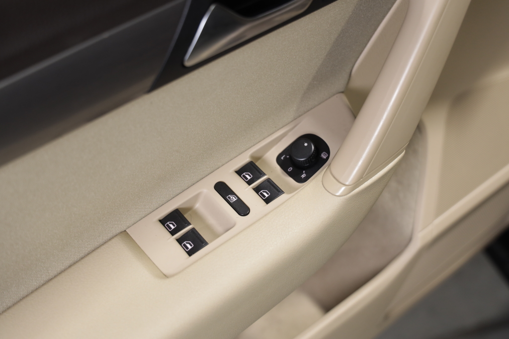 Volkswagen Passat 2013 фото 12