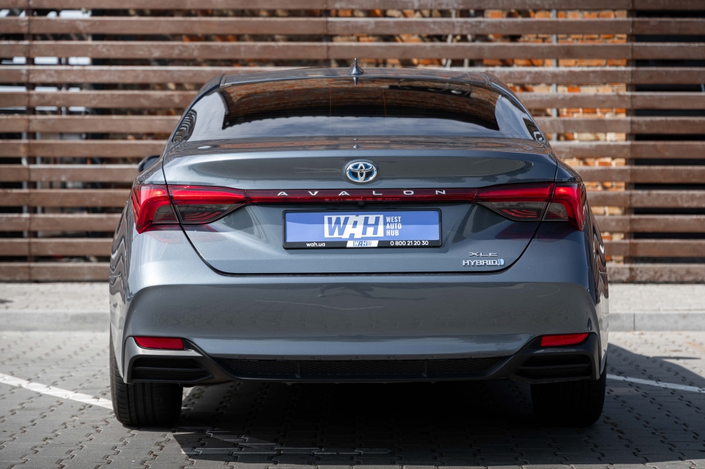 Toyota Avalon Hybrid 2020 фото 9