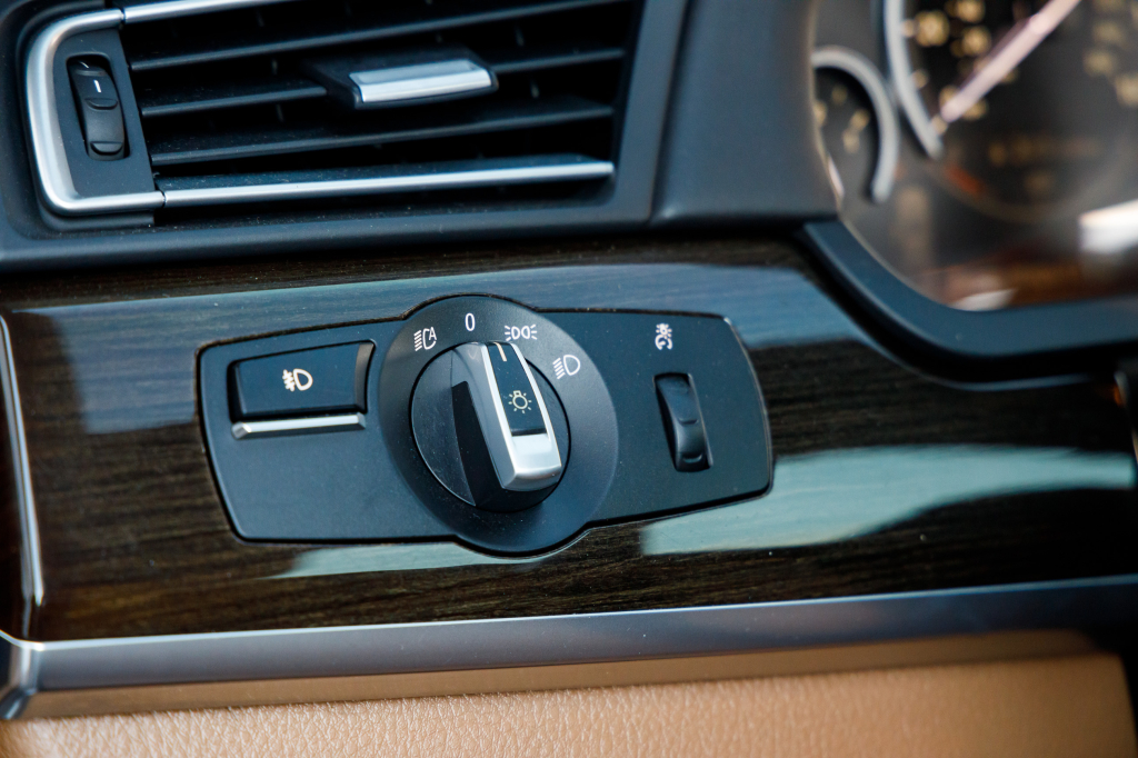 BMW 740 Li 2011 photo 19