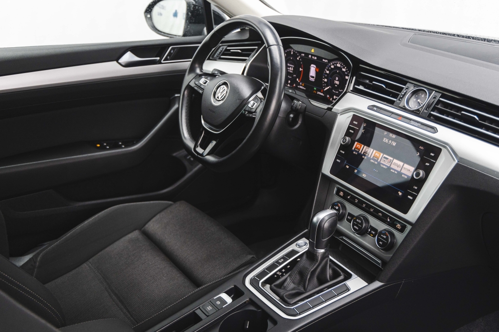 Volkswagen Passat 2017 фото 25