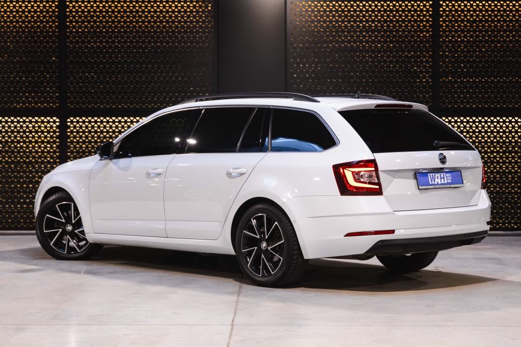 Skoda Octavia 2018 photo 12