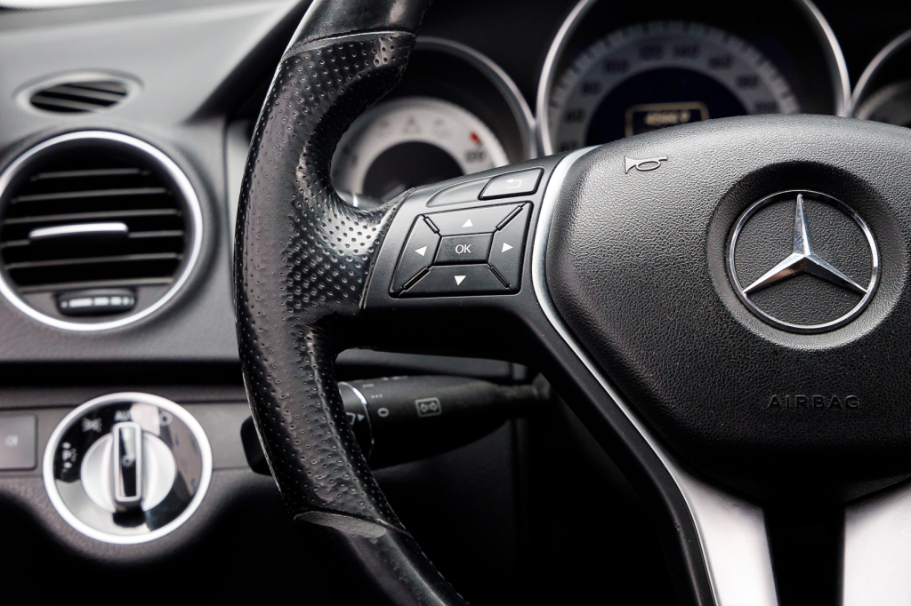 Mercedes-Benz C 250 AMG-Line 2011 фото 15