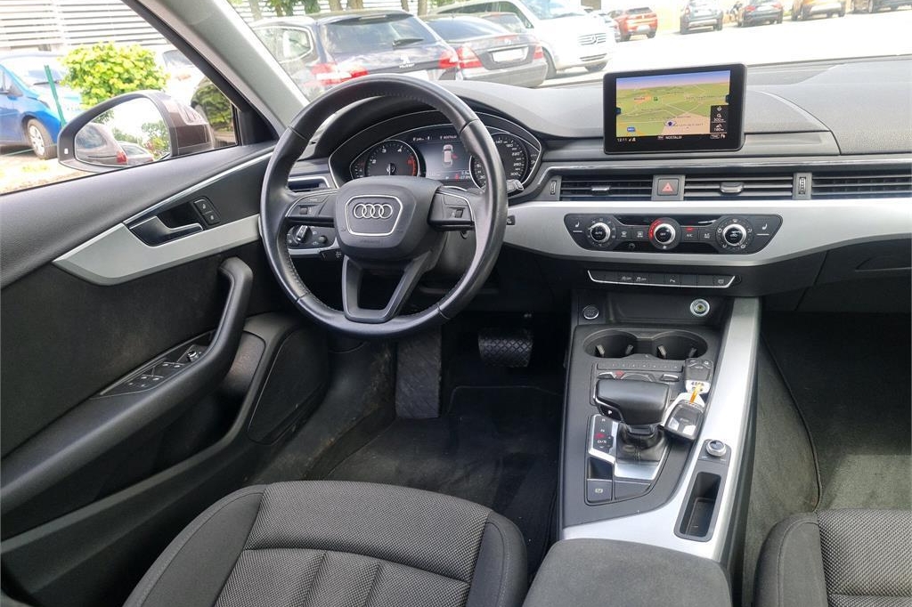 Audi A4 Avant 2018 photo 1