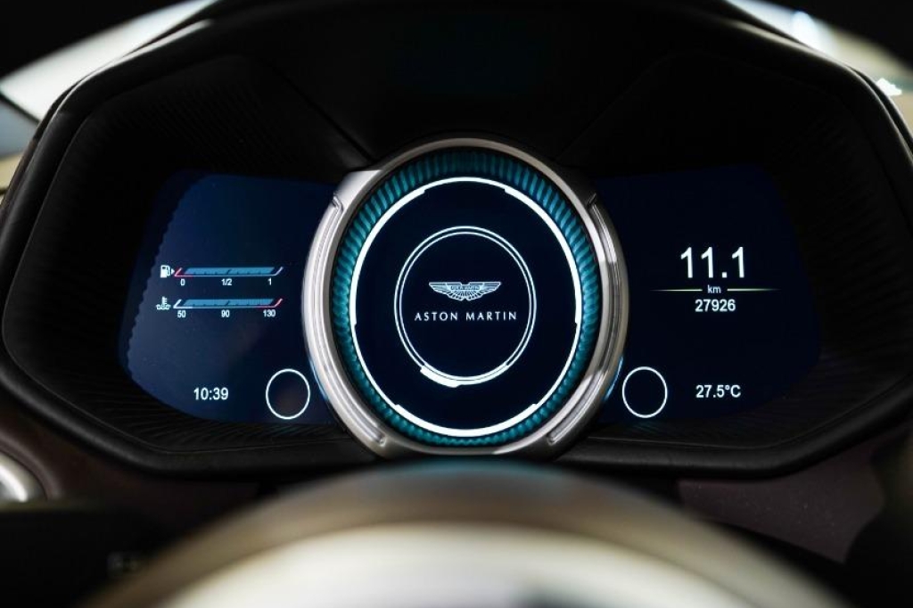 Aston Martin DB11 2018 фото 9