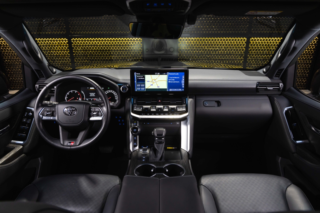 Toyota Land Cruiser GR 2023 фото 36