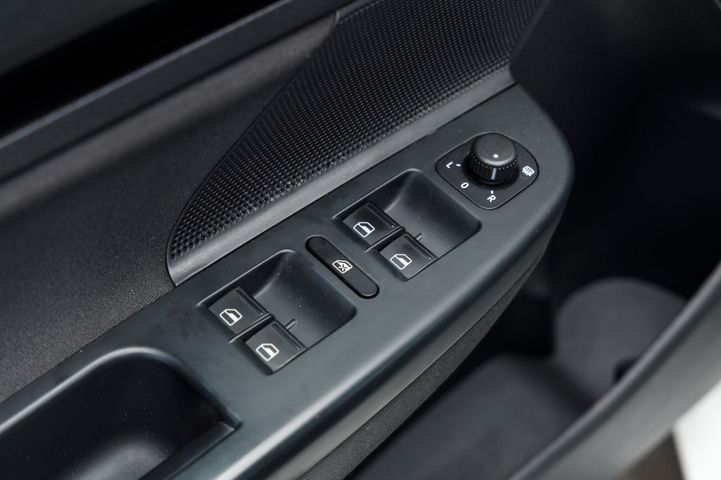 Volkswagen Golf VI 2013 photo 16