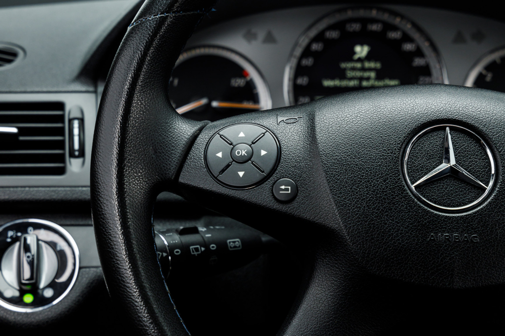 Mercedes-Benz C 220 Avantgarde 2008 photo 27