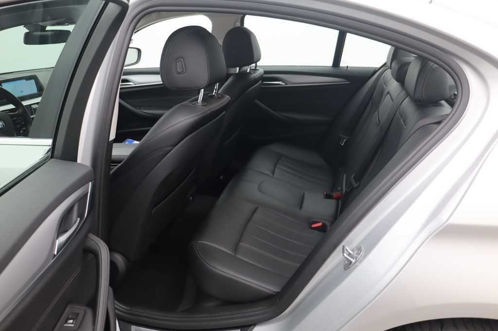 BMW 5 Series 2018 фото 4