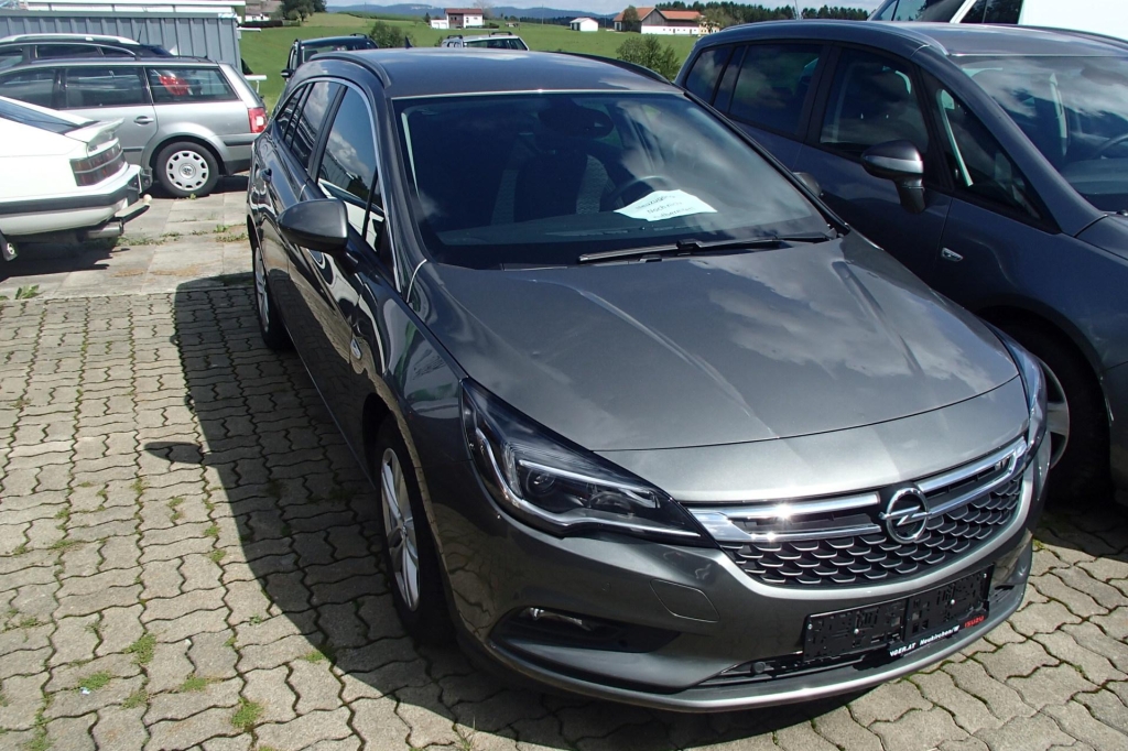 Opel Astra Sports Tourer 2017 фото 3