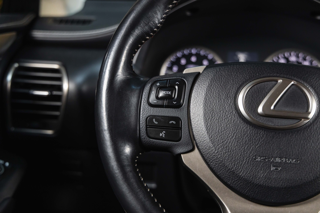 Lexus NX 300H 2016 фото 18