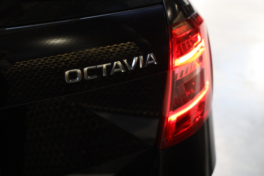 Skoda Octavia 2019 фото 36