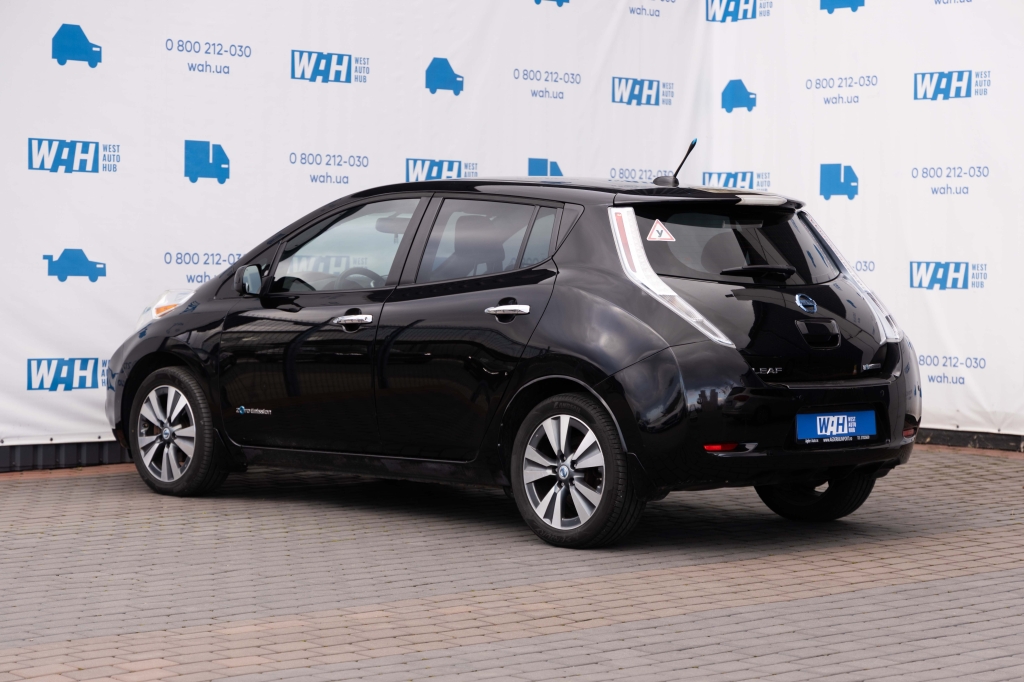 Nissan Leaf 2013 photo 8