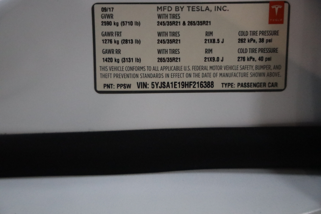 Tesla Model S 2017 фото 8