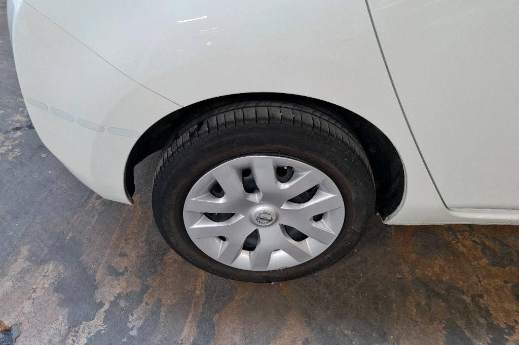 Nissan Leaf 2016 фото 15