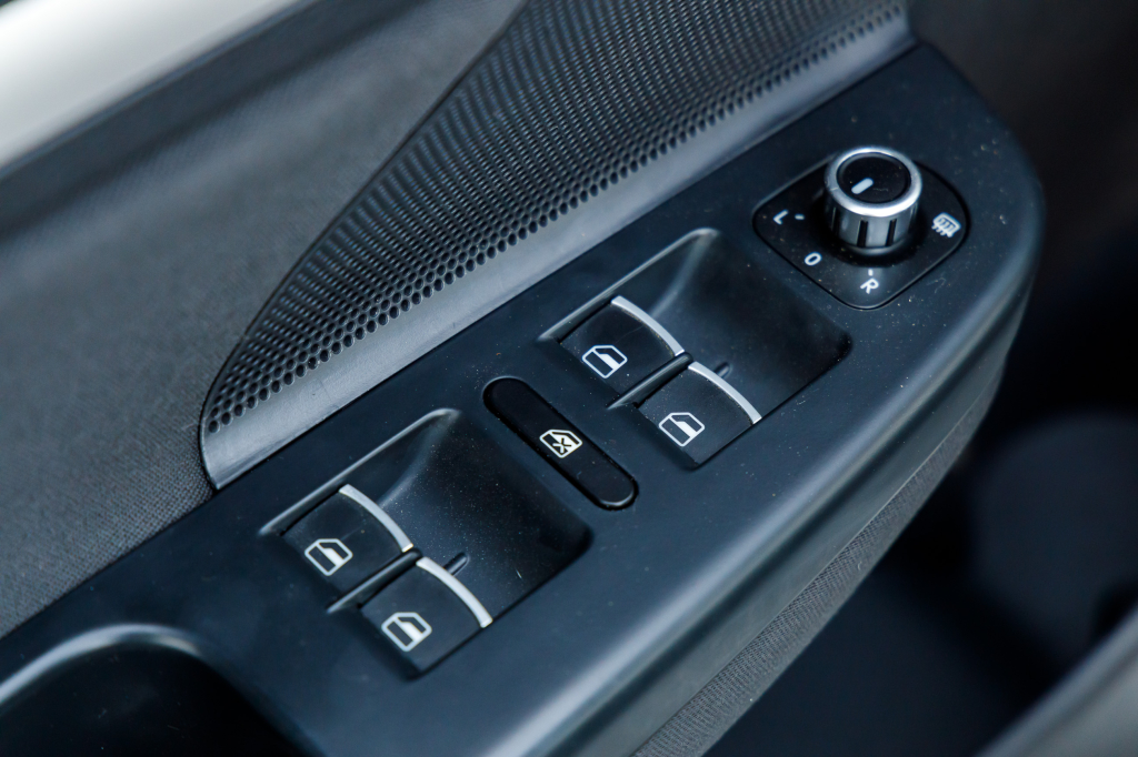 Volkswagen Golf VI 2010 фото 15