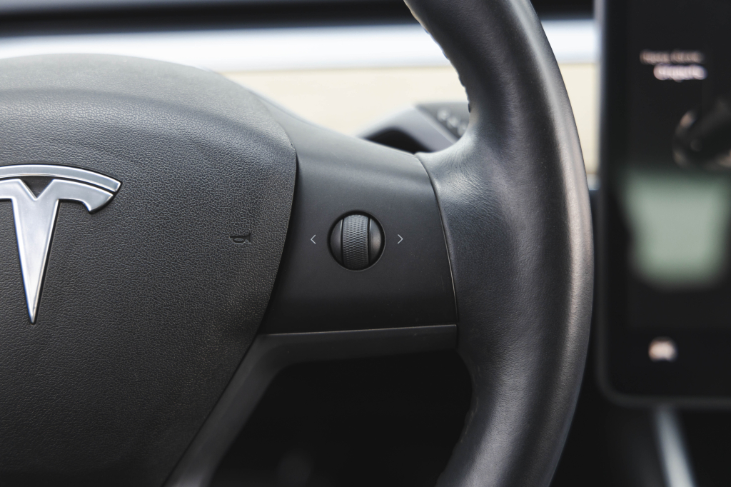 Tesla Model 3 2018 фото 23