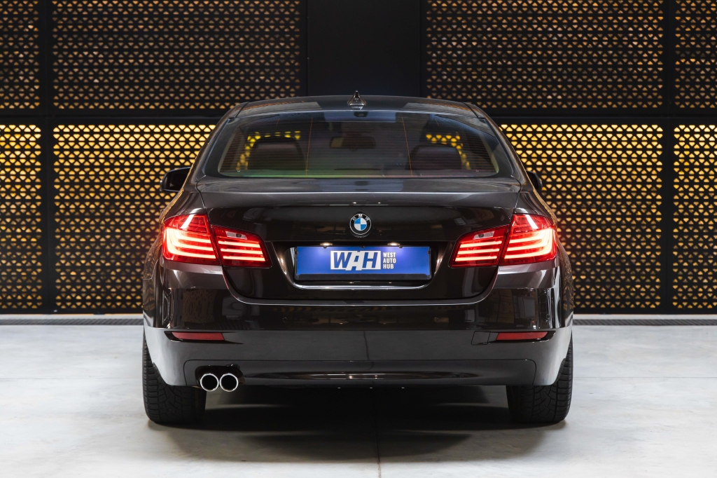 BMW 5 Series 2015 photo 9