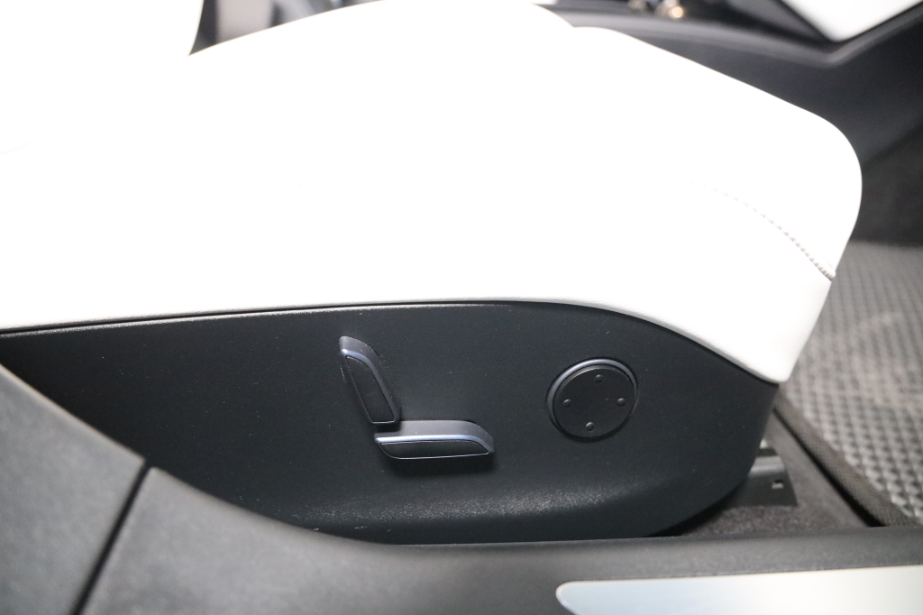 Tesla Model S 2017 фото 36