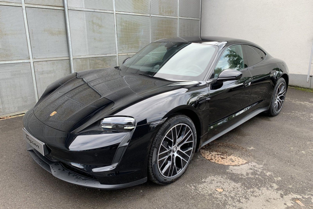Porsche Taycan 2021 photo 1