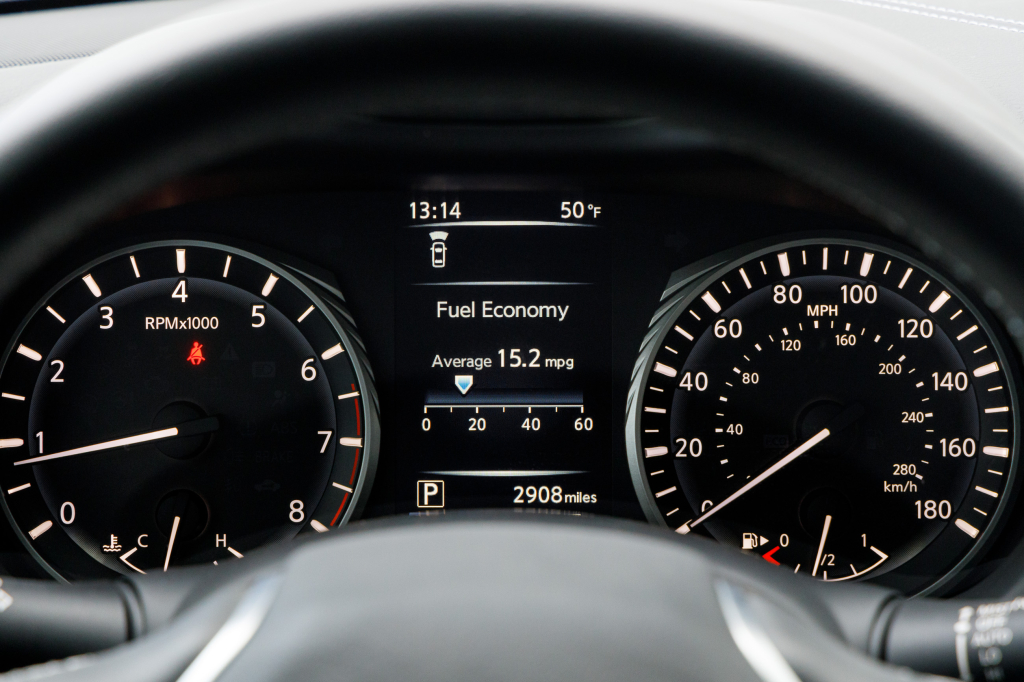 Infiniti Q50 photo 14