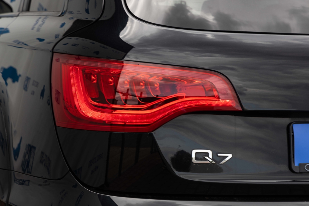 Audi Q7 2015 фото 8