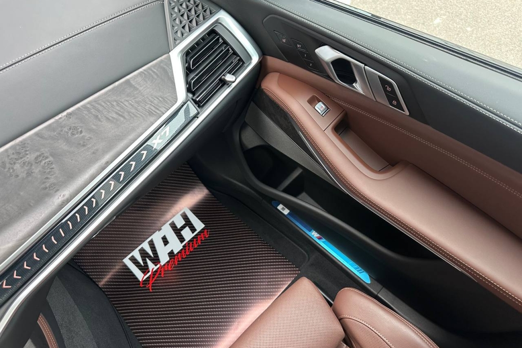 BMW X7 40d 2024 фото 23