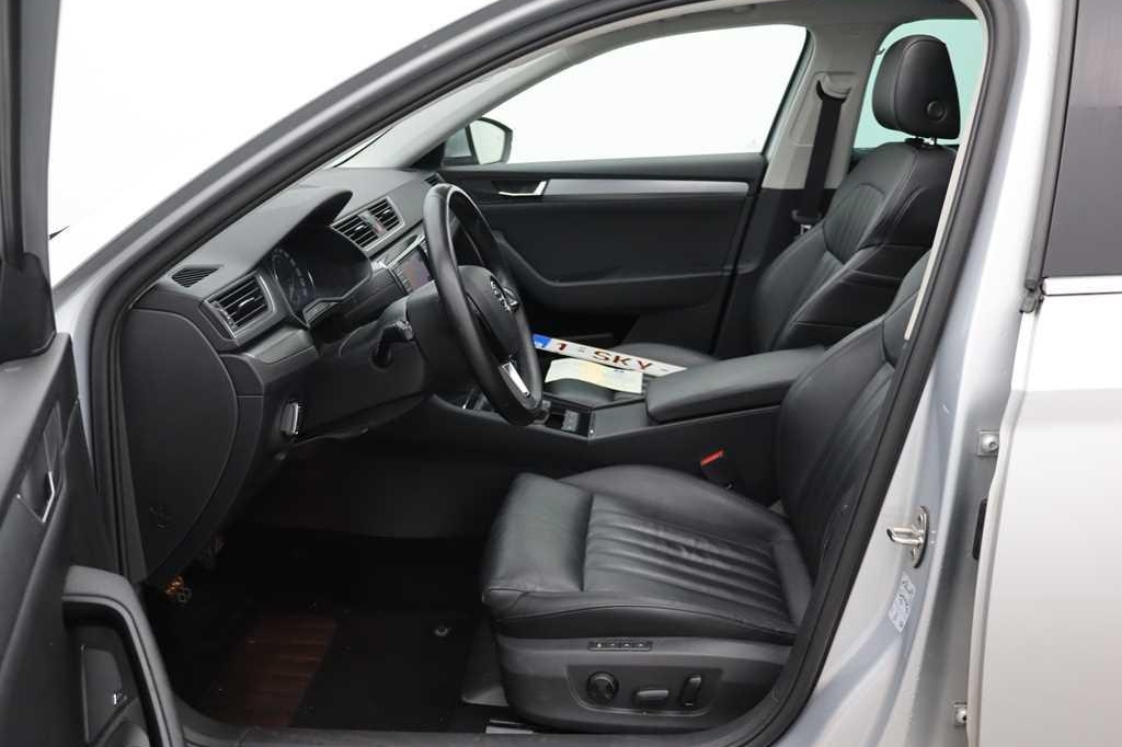 Skoda Superb Combi 2017 фото 5