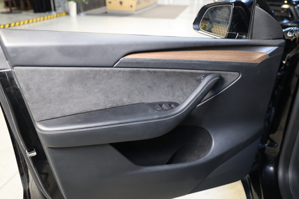 Tesla Model Y 2022 photo 14
