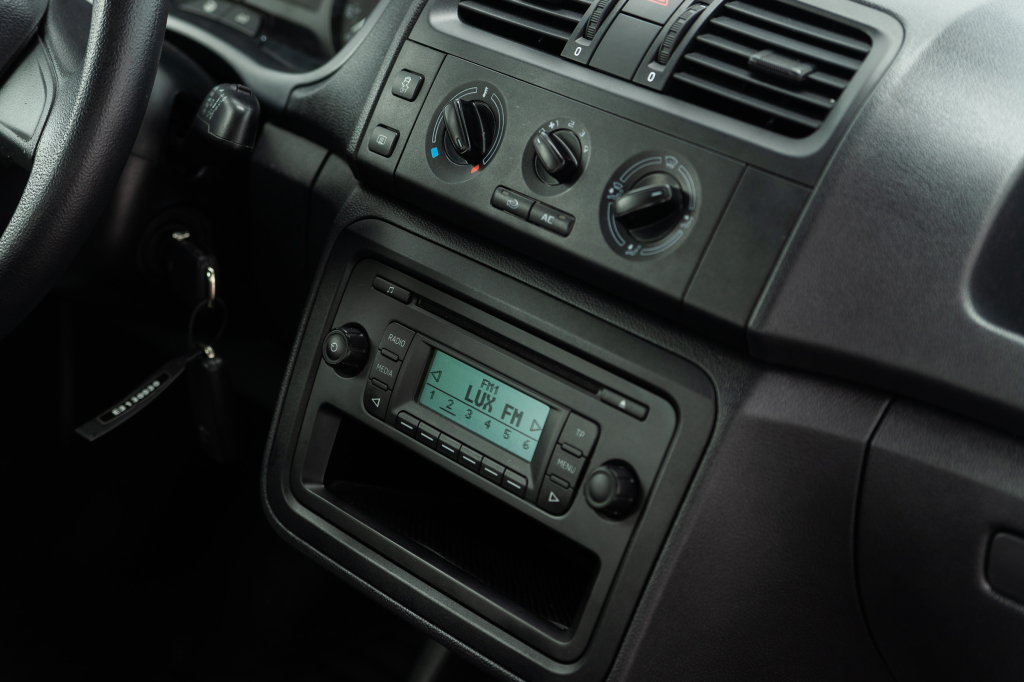 Skoda Fabia 2014 фото 24