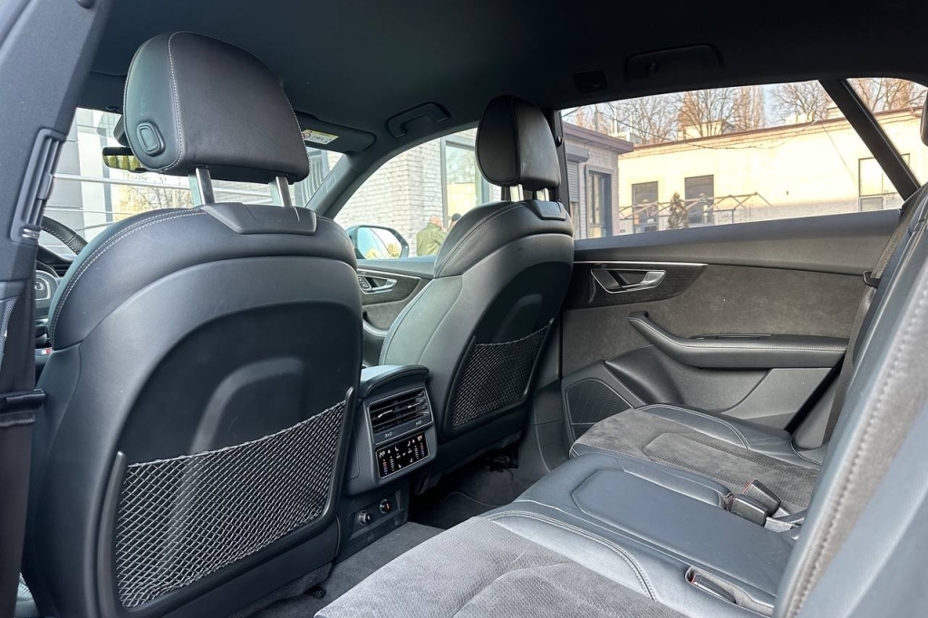 Audi Q8 55 TFSI 2019 фото 17