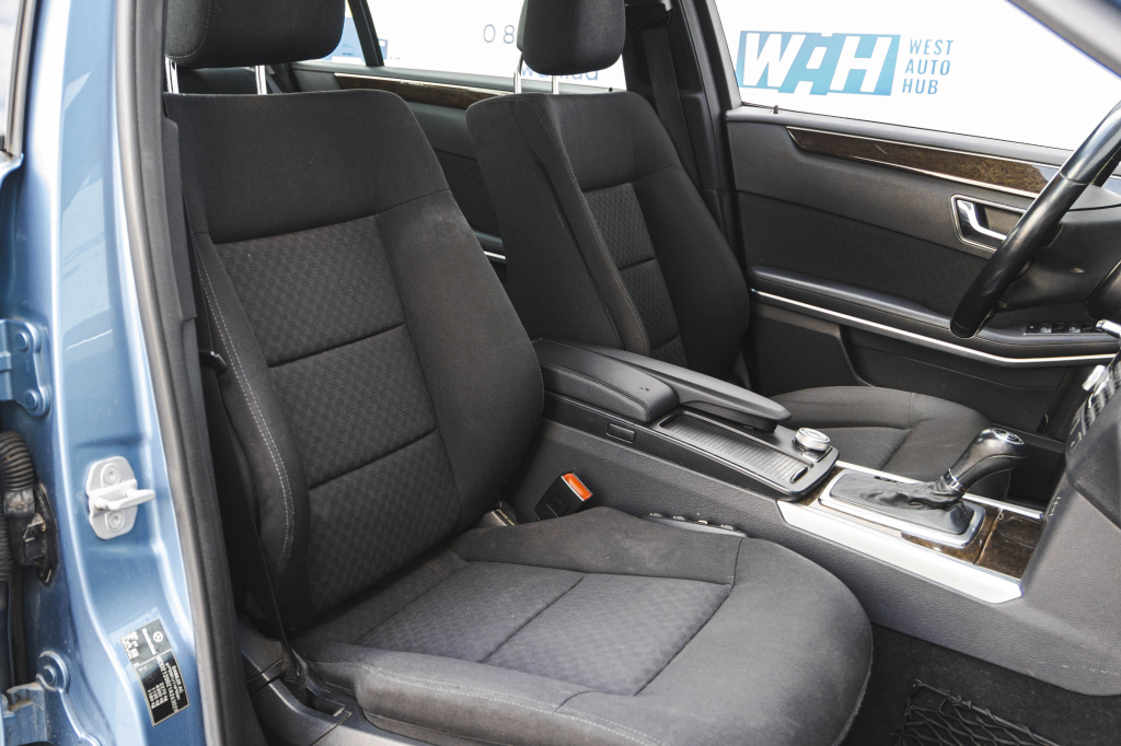 Mercedes-Benz E-Class 2010 фото 33