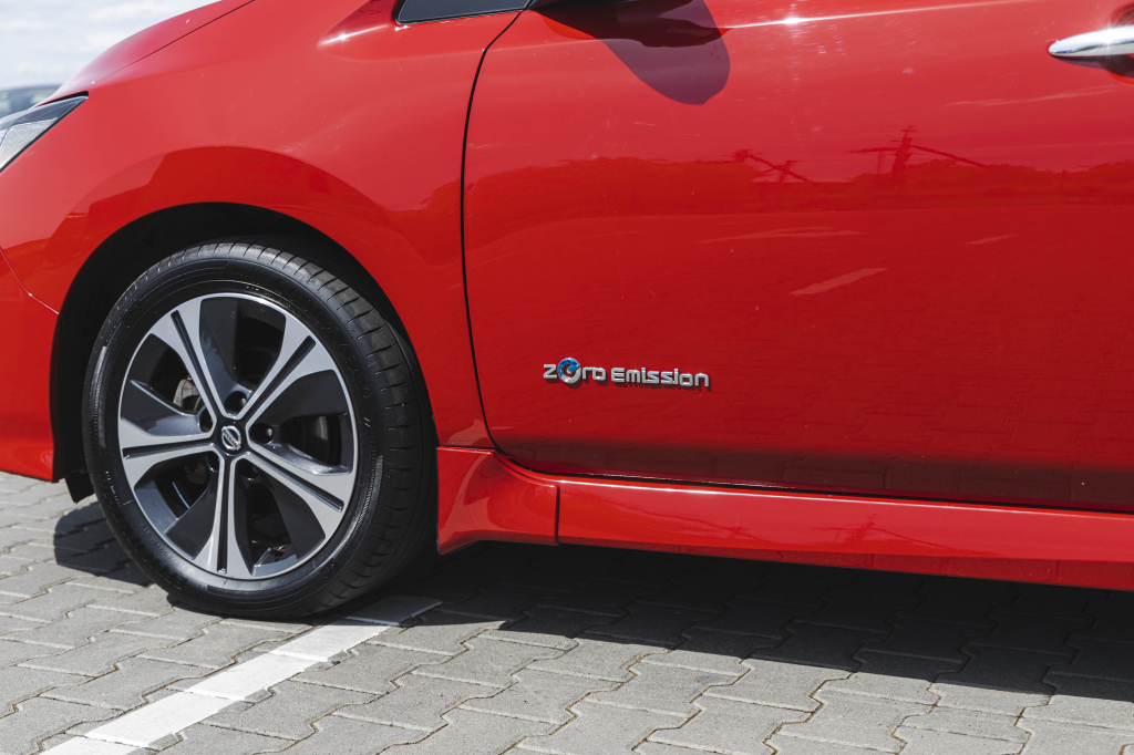 Nissan Leaf Tekna 2018 фото 14