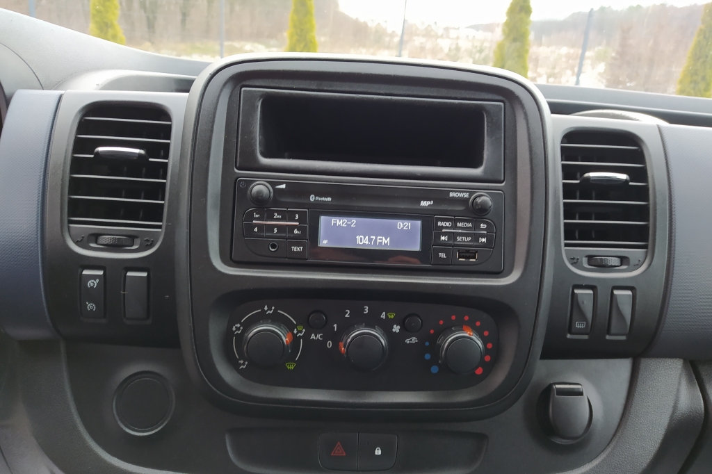 Opel Vivaro photo 15