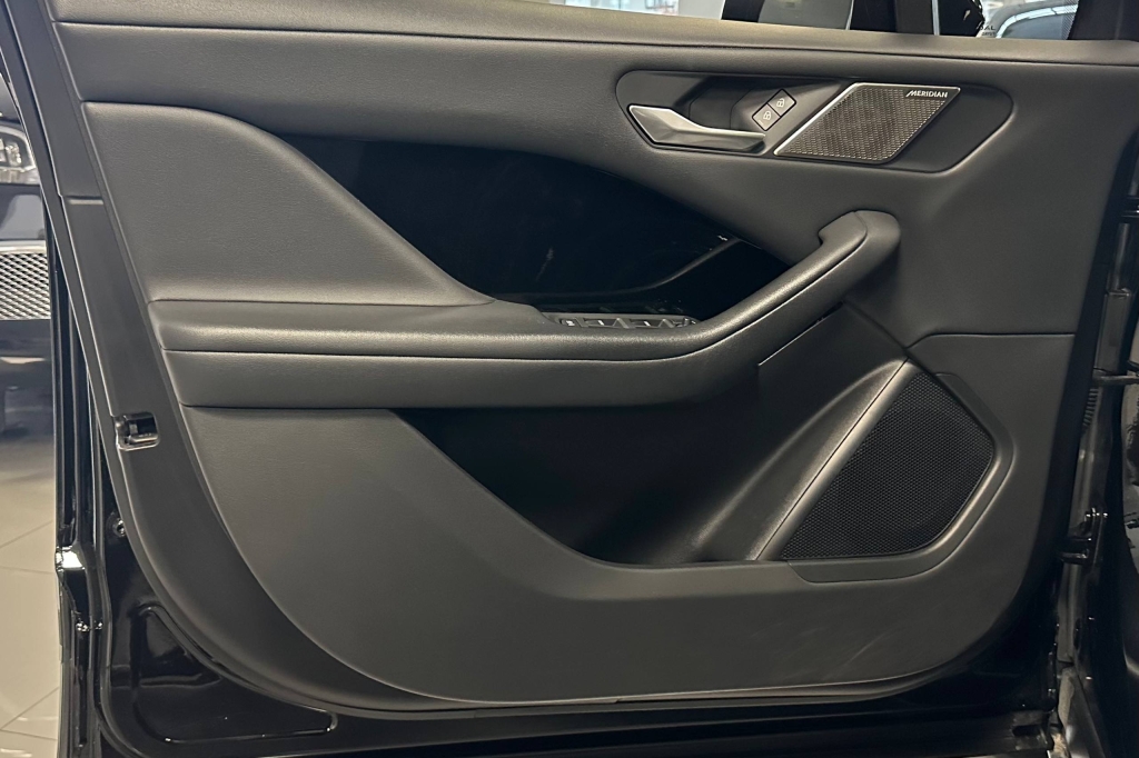 Jaguar I-Pace EV400 2021 photo 8