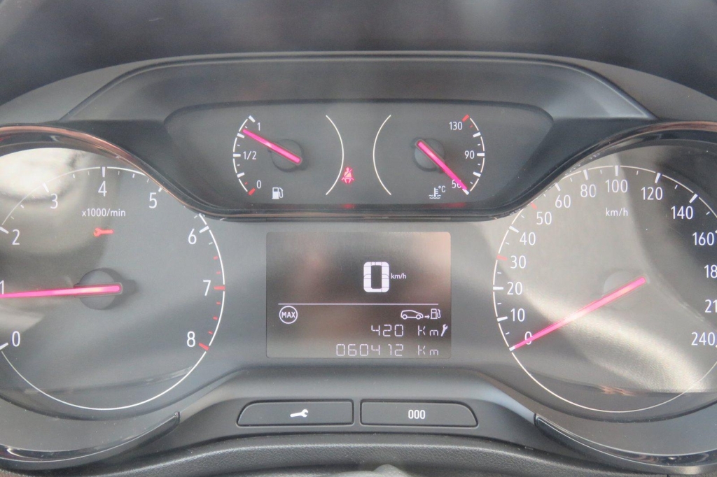 Opel Crossland X 2019 фото 3