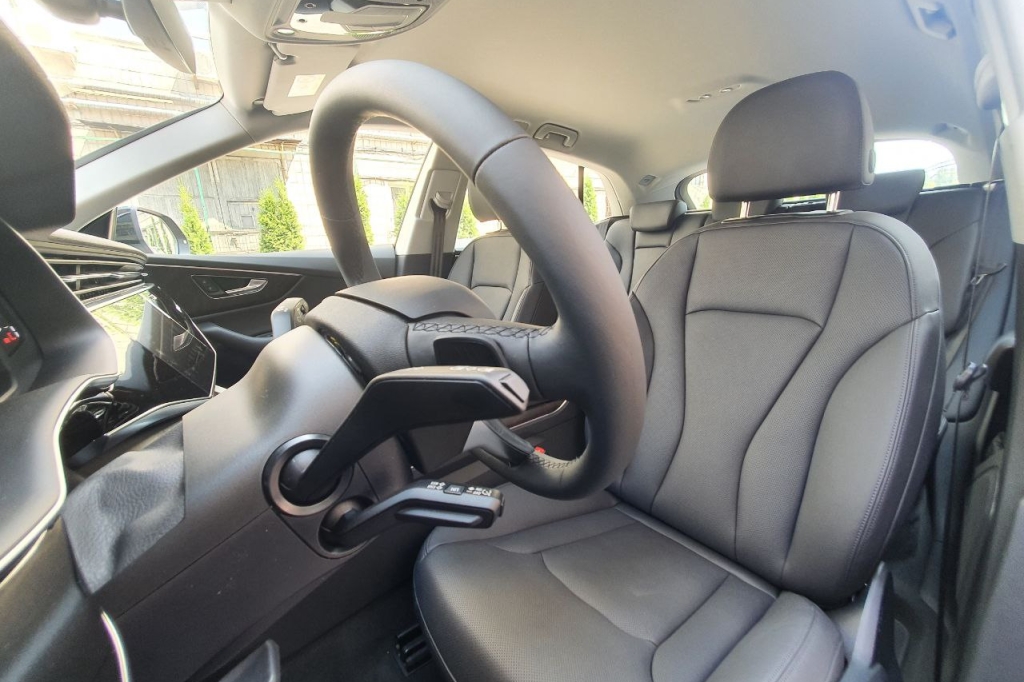 Audi Q8 50 TDI 2023 фото 9