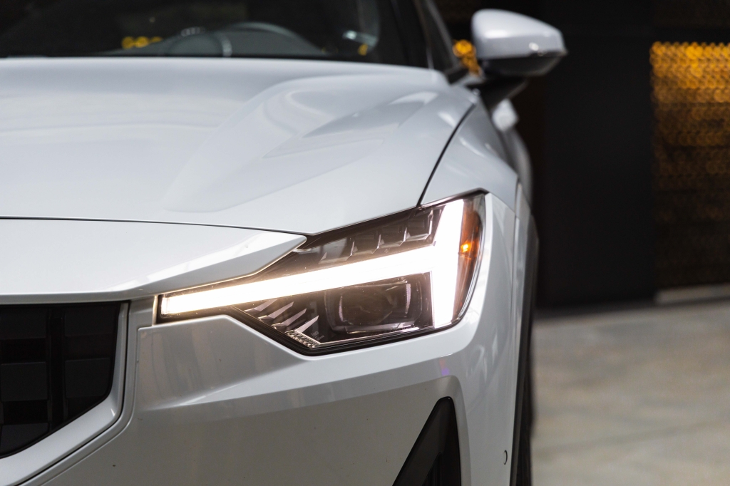 Polestar 2 2022 фото 2