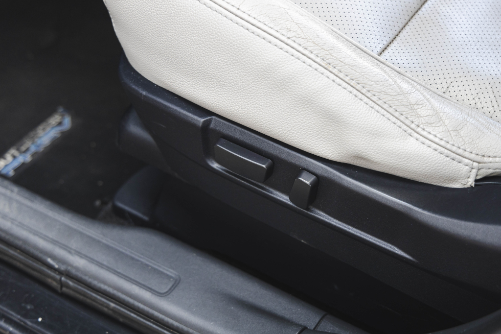 Mitsubishi Outlander PHEV Plug-In Hybrid 2013 photo 18