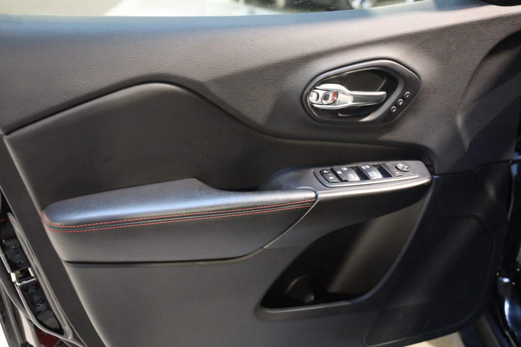 Jeep Cherokee 2019 фото 21