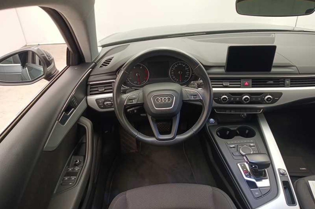 Audi A4 Avant 2017 photo 2