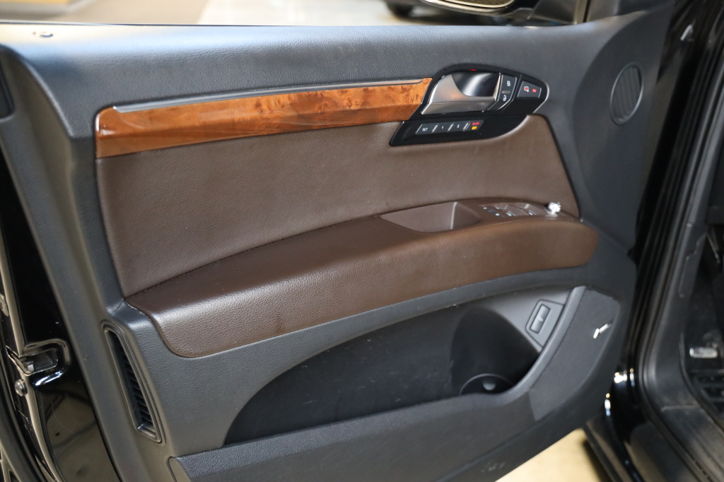 Audi Q7 2015 фото 32