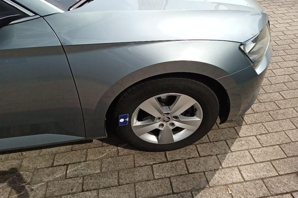 Skoda Superb Combi 2017 фото 36